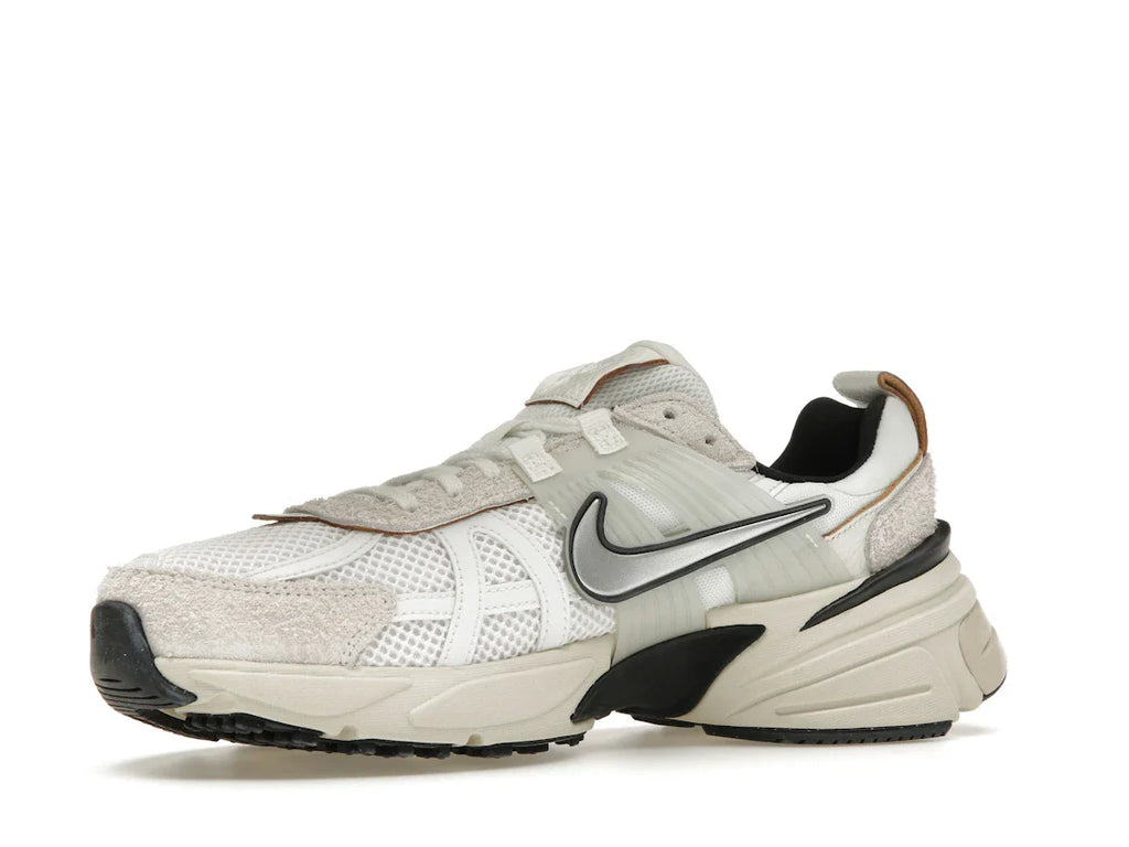Nike V2K Run Summit White Light Orewood Brown (Damen)