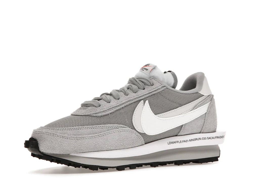 Nike LD Waffle SF sacai Fragment Grau