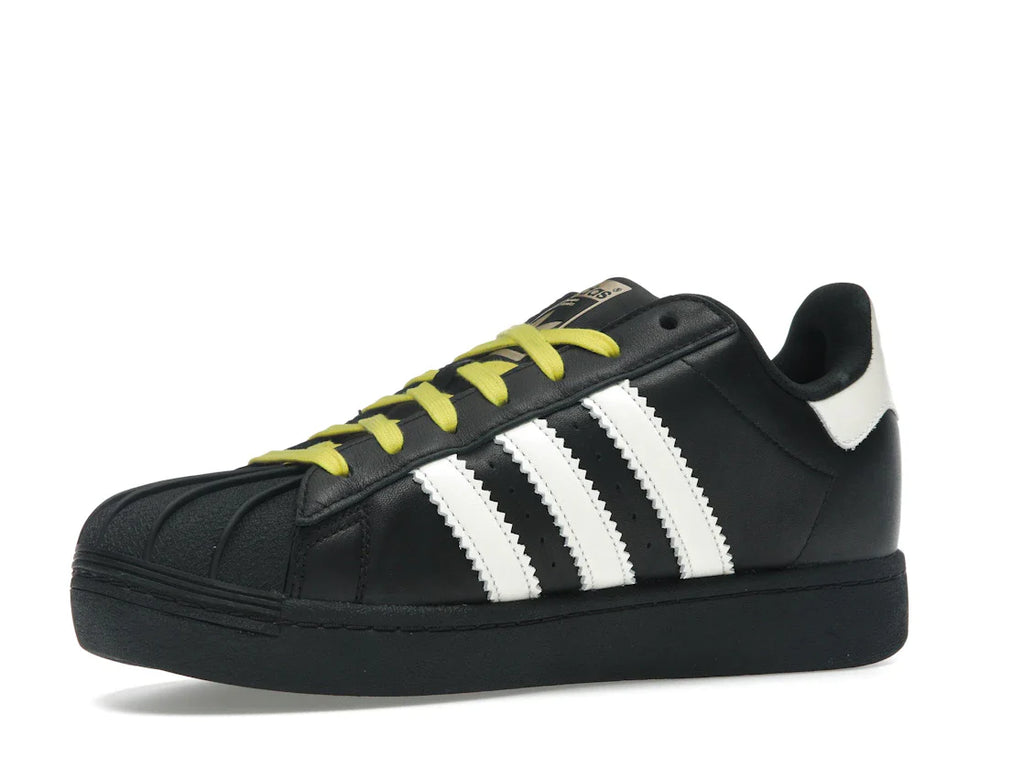 adidas Superstar 92 von Pharrell, Schwarz/Weiß