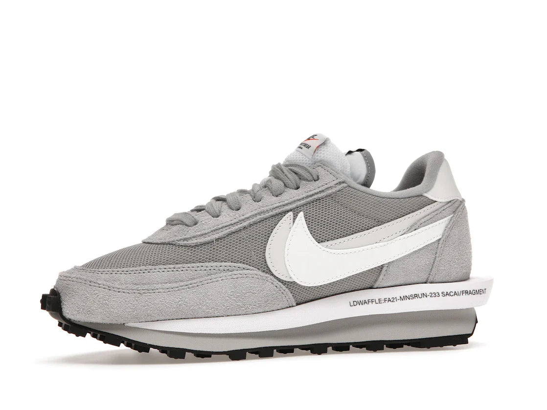 Nike LD Waffle SF sacai Fragment Grau
