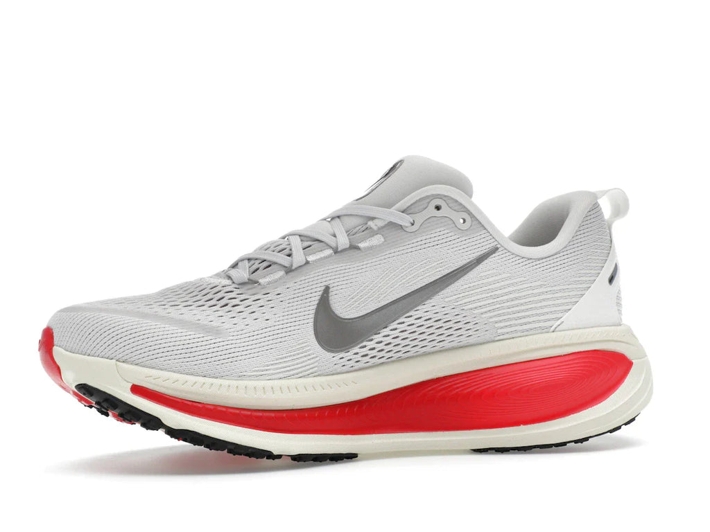 Nike Vomero 18 Platinum Tint Siren Red Light Smoke Gray Metallic Pewter