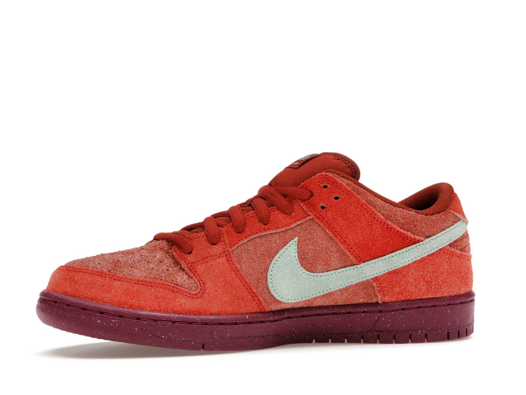 Nike SB Dunk Low Mystic Red Rosewood