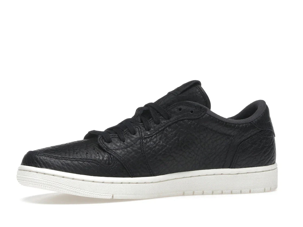 Jordan 1 Retro Low Swooshless Schwarz (2025)