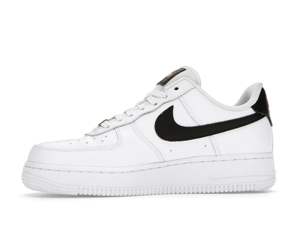 Nike Air Force 1 Low '07 Essential Weiß Schwarz Gold Mini Swoosh (Damen)