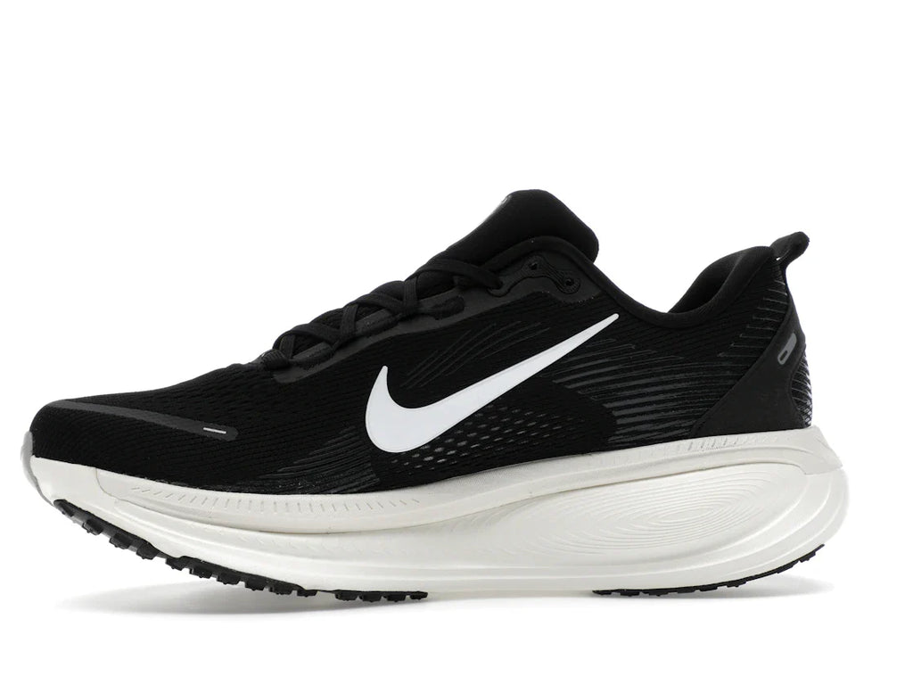 Nike Vomero 18 Schwarz, Kokosmilch, Hellgrau, Weiß