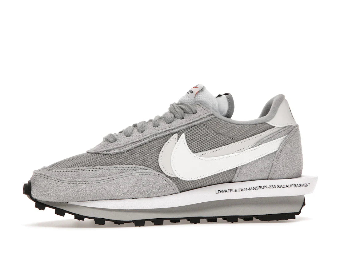 Nike LD Waffle SF sacai Fragment Grau