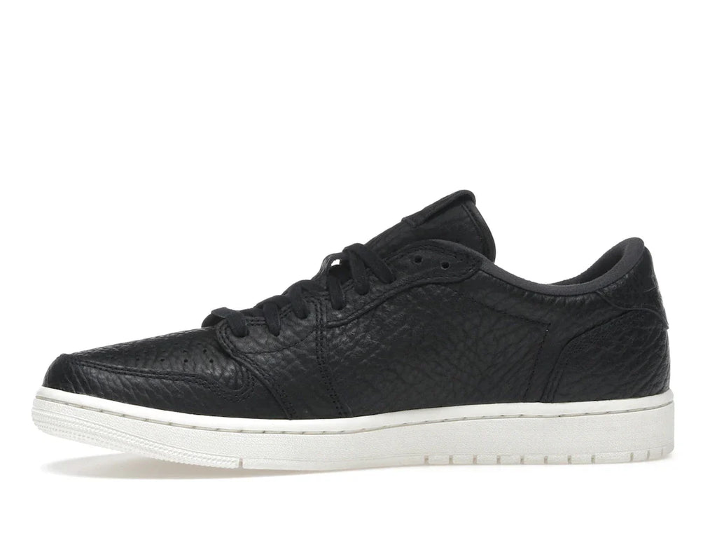 Jordan 1 Retro Low Swooshless Schwarz (2025)