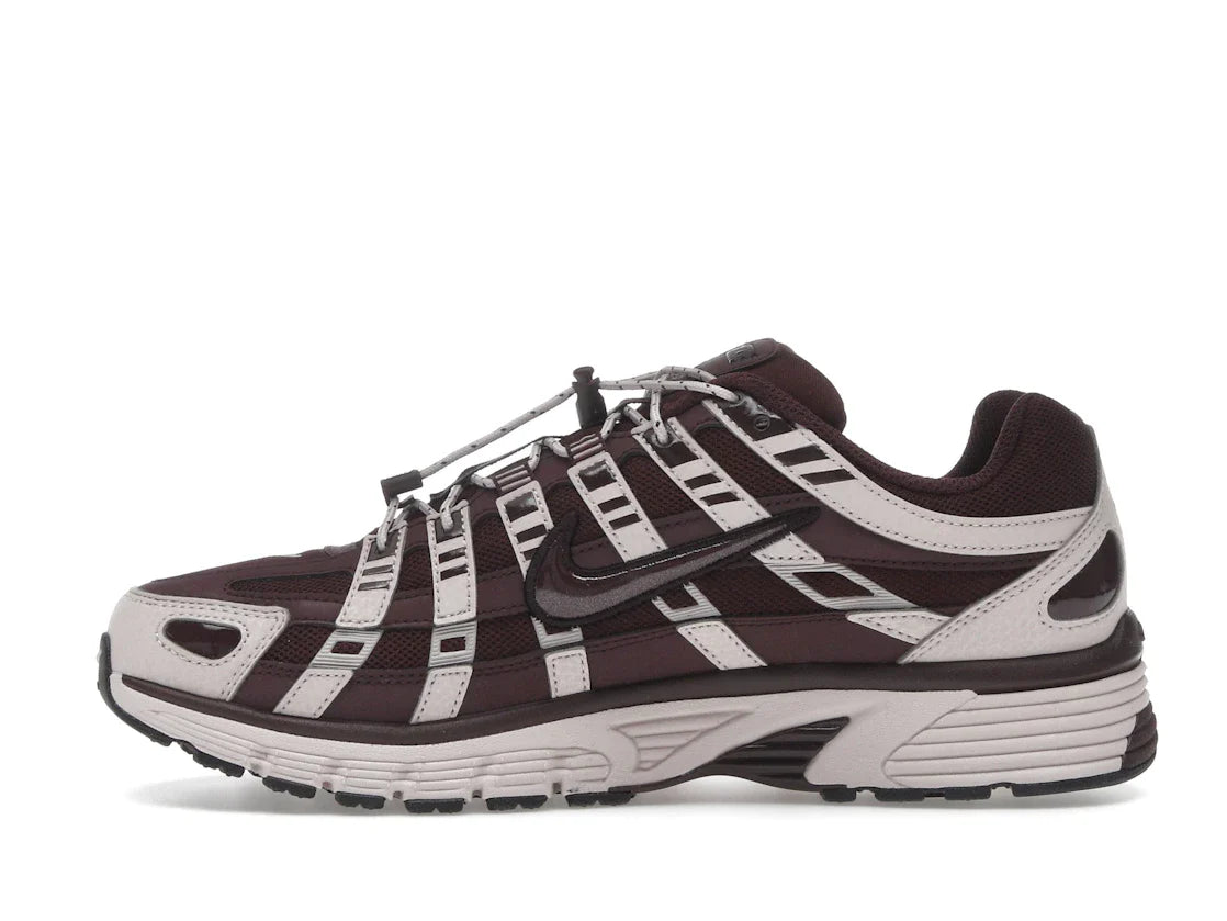 Nike P-6000 Silt Red Burgundy Crush (Damen)