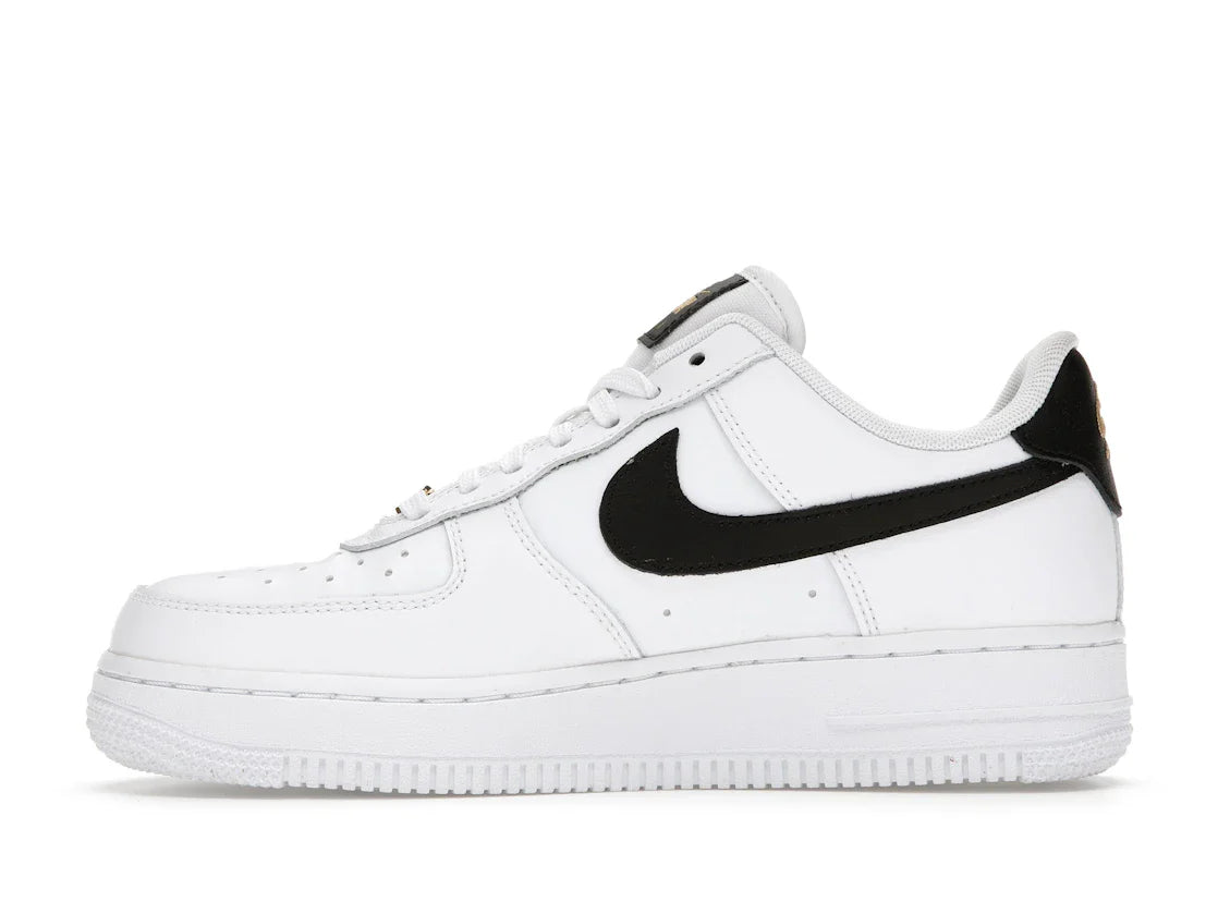 Nike Air Force 1 Low '07 Essential Weiß Schwarz Gold Mini Swoosh (Damen)