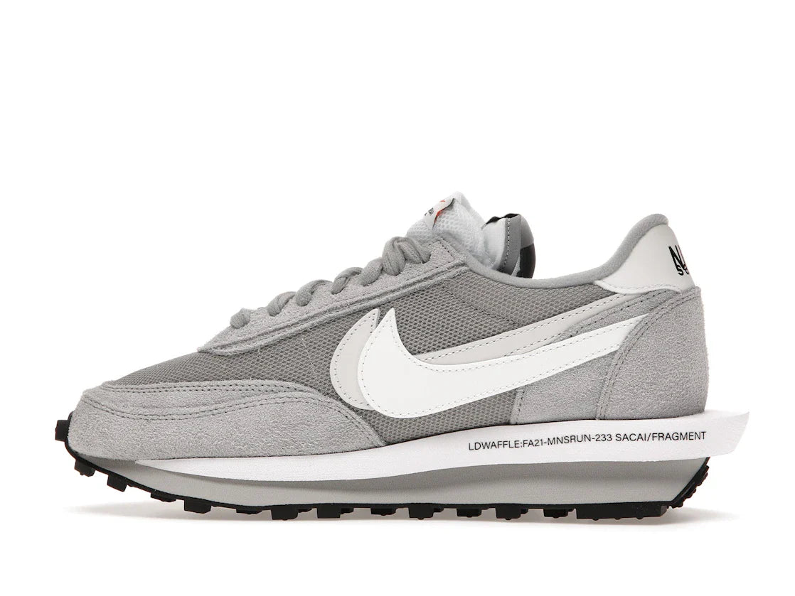 Nike LD Waffle SF sacai Fragment Grau