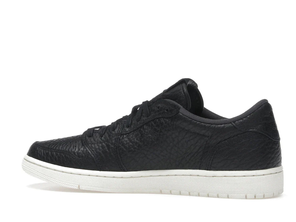 Jordan 1 Retro Low Swooshless Schwarz (2025)