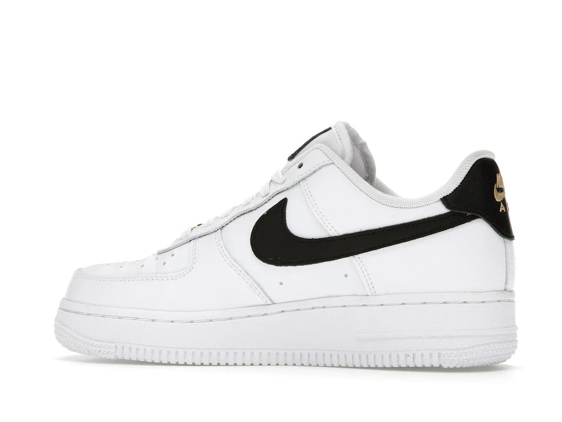 Nike Air Force 1 Low '07 Essential Weiß Schwarz Gold Mini Swoosh (Damen)