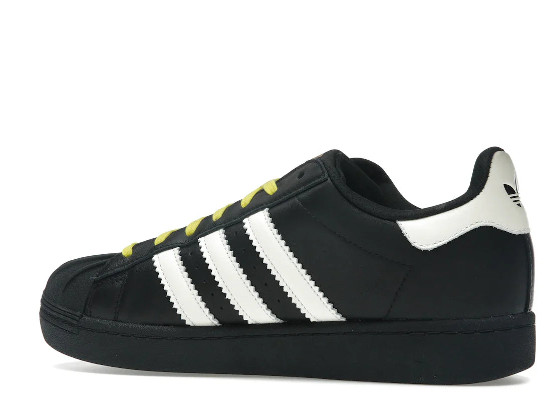adidas Superstar 92 von Pharrell, Schwarz/Weiß