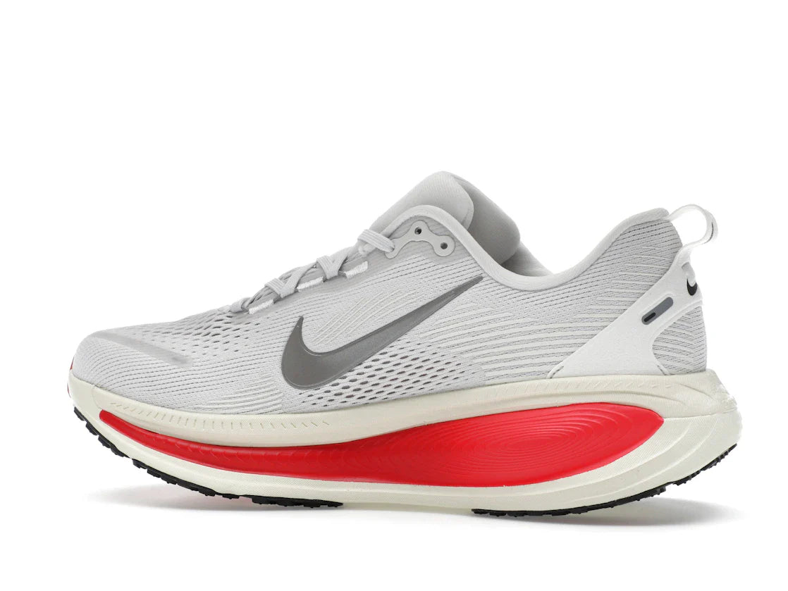 Nike Vomero 18 Platinum Tint Siren Red Light Smoke Gray Metallic Pewter