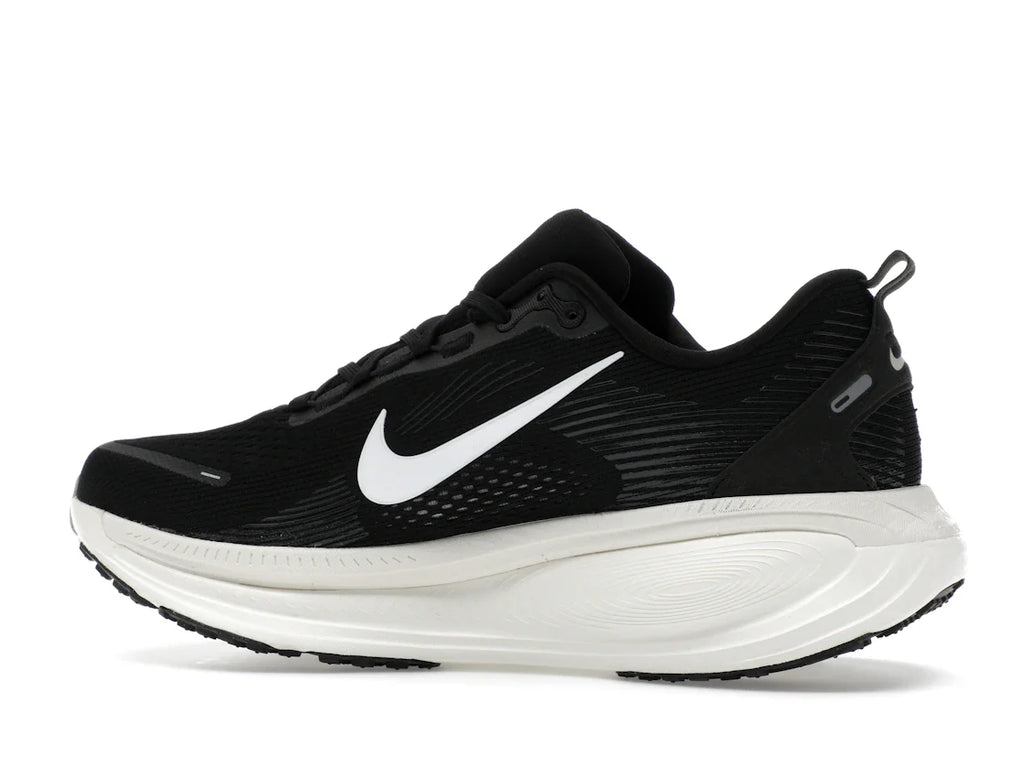 Nike Vomero 18 Schwarz, Kokosmilch, Hellgrau, Weiß