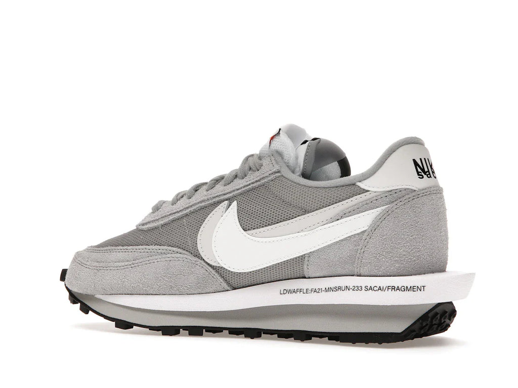 Nike LD Waffle SF sacai Fragment Grau