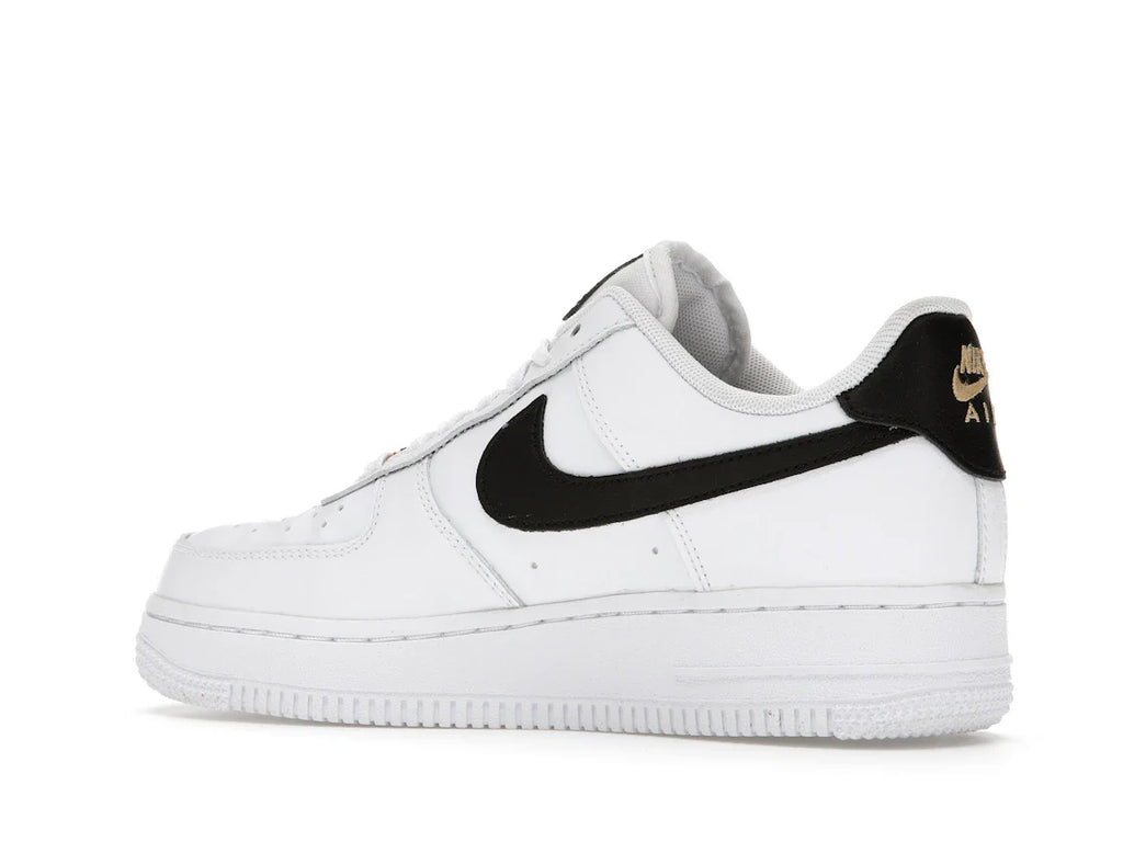 Nike Air Force 1 Low '07 Essential Weiß Schwarz Gold Mini Swoosh (Damen)