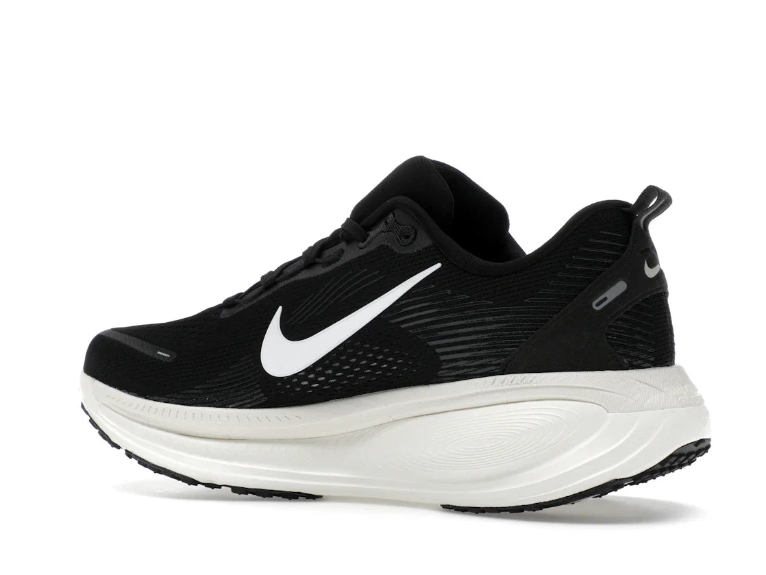 Nike Vomero 18 Schwarz, Kokosmilch, Hellgrau, Weiß