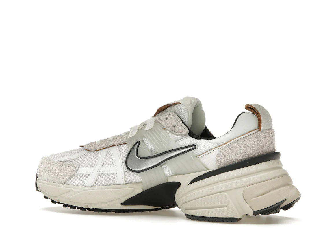 Nike V2K Run Summit White Light Orewood Brown (Damen)