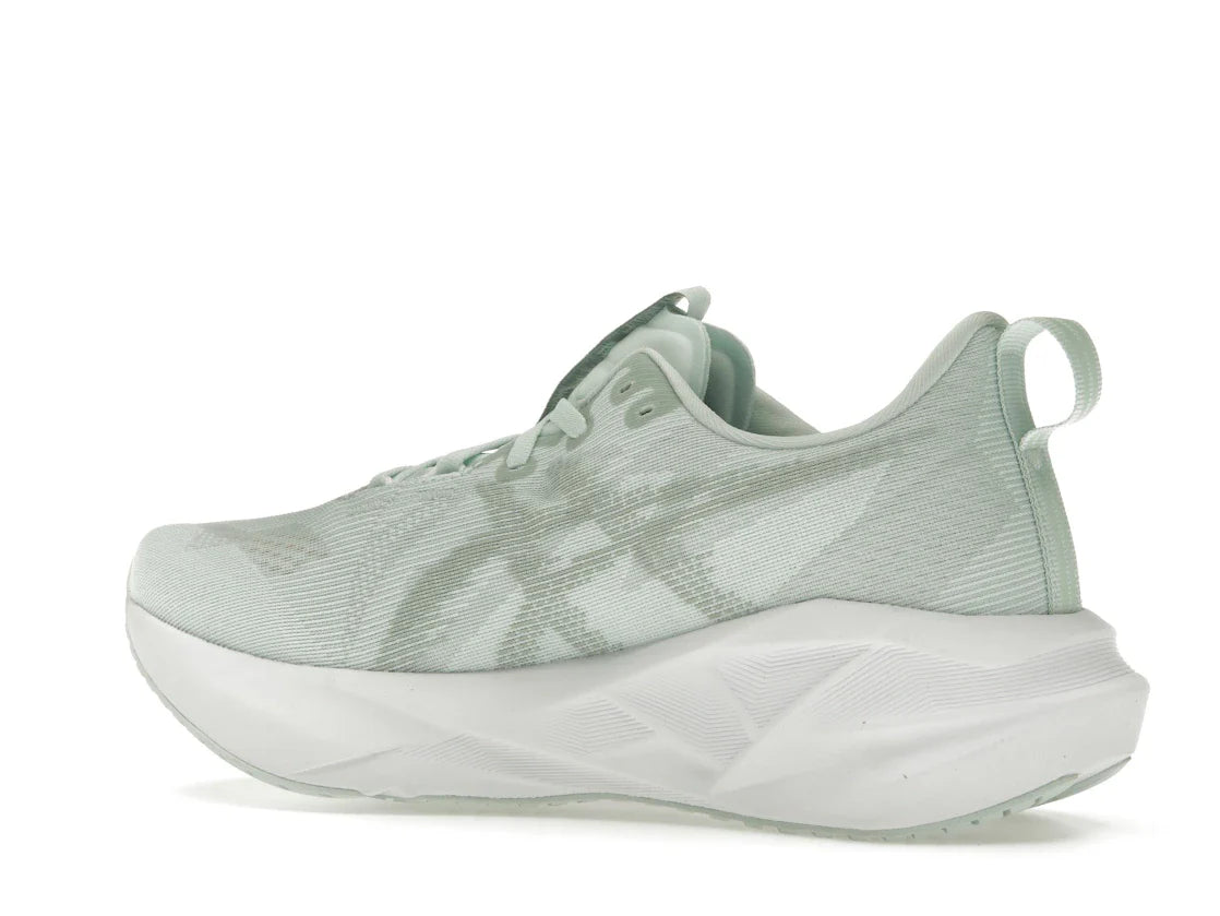 ASICS Novablast 5 Pure Aqua Seal Grau
