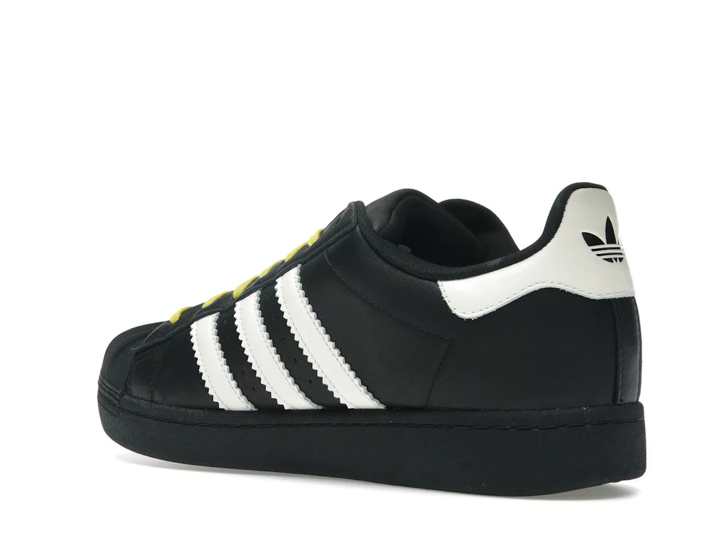 adidas Superstar 92 von Pharrell, Schwarz/Weiß