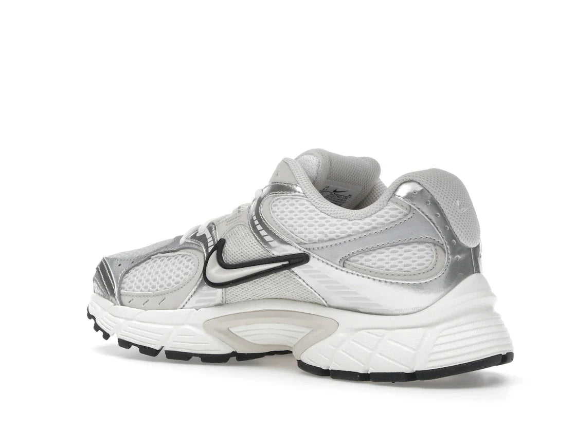Nike V5 RNR Sail Light Orewood Brown (Damen)