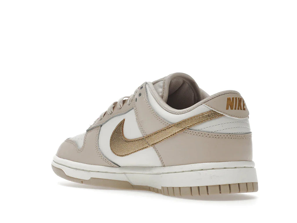 Nike Dunk Low Phantom Metallic Gold (Damen)
