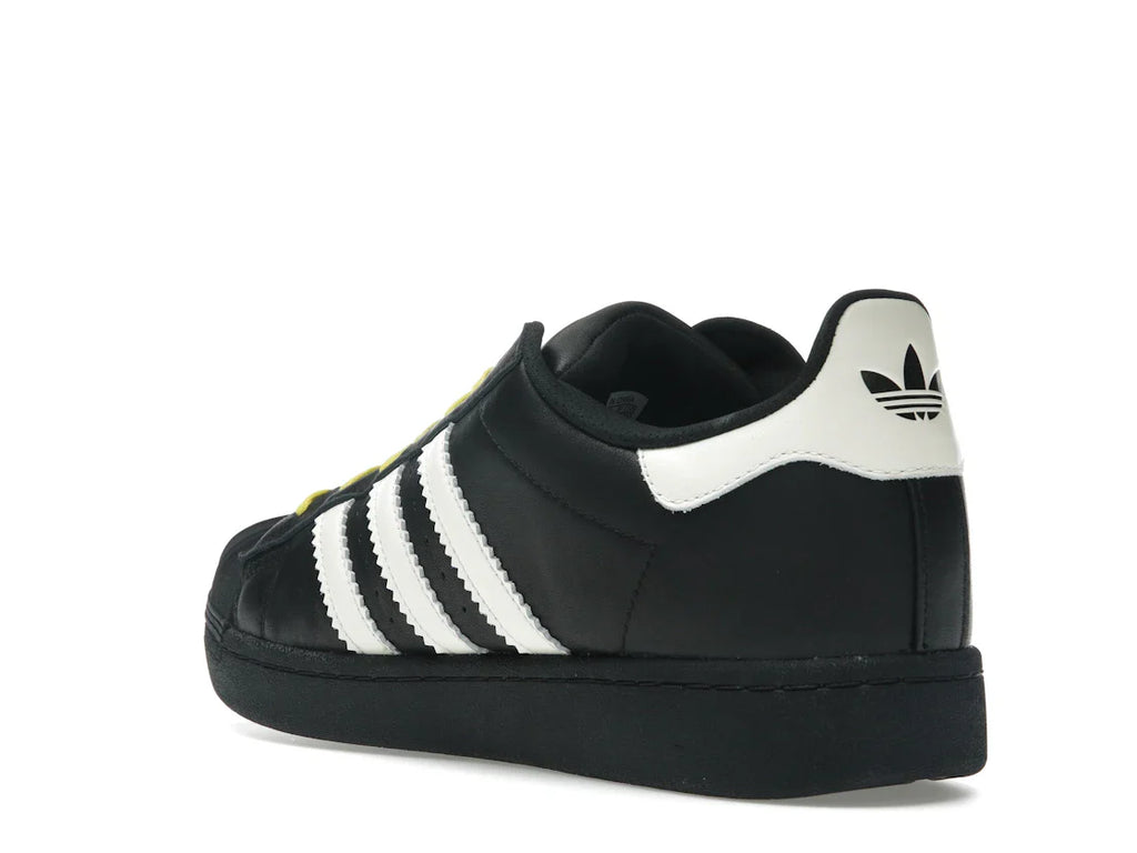adidas Superstar 92 von Pharrell, Schwarz/Weiß