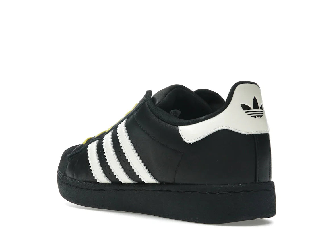 adidas Superstar 92 von Pharrell, Schwarz/Weiß