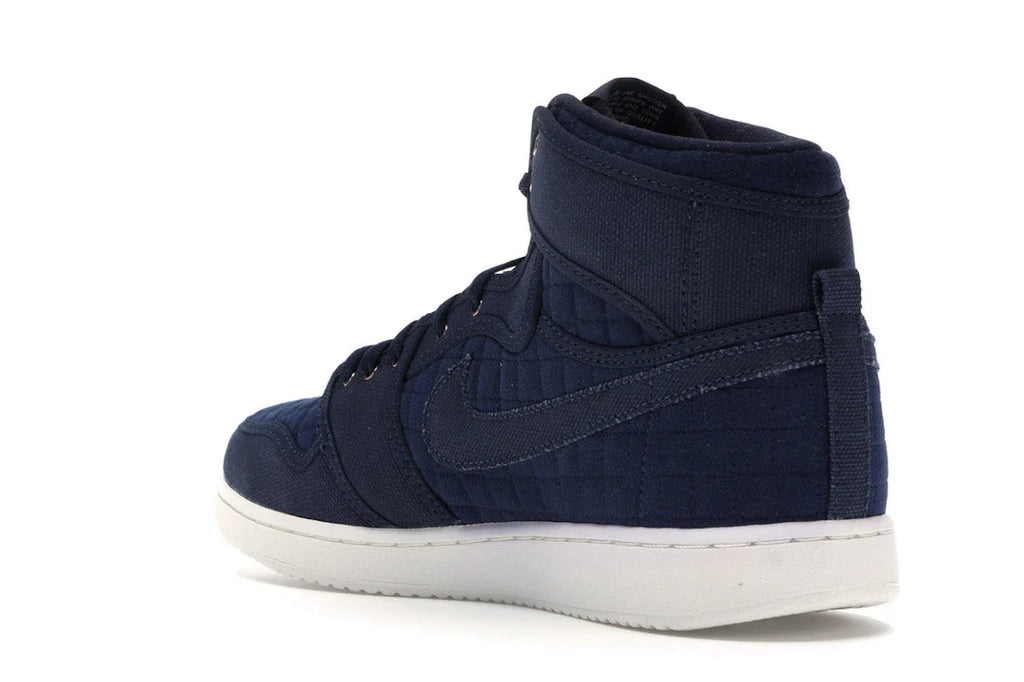 Jordan 1 Retro AJKO Blau Gesteppt