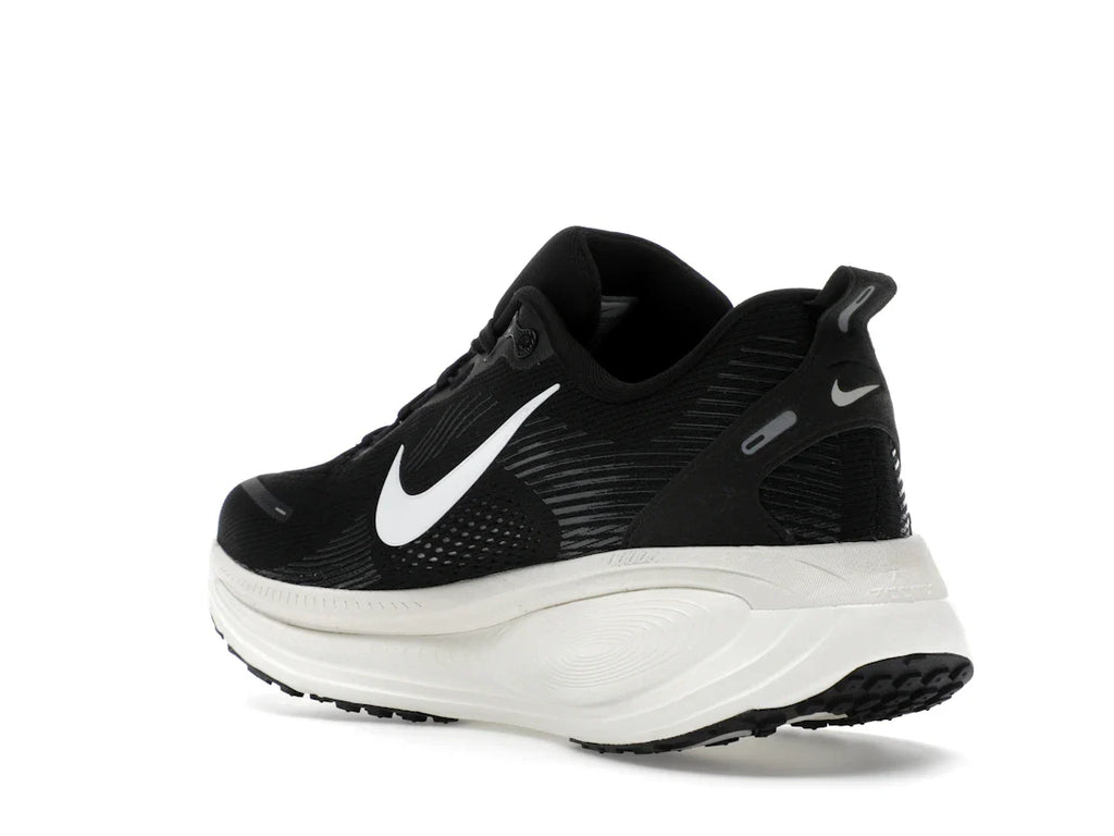 Nike Vomero 18 Schwarz, Kokosmilch, Hellgrau, Weiß