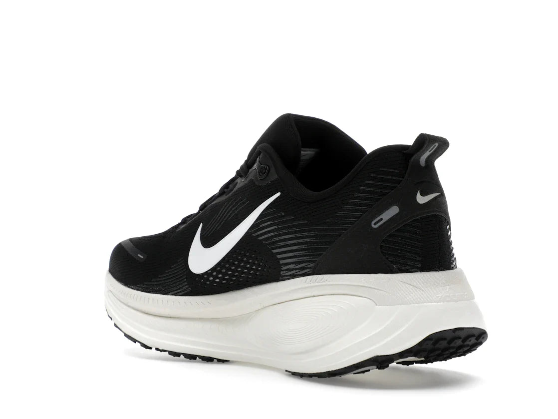 Nike Vomero 18 Schwarz, Kokosmilch, Hellgrau, Weiß