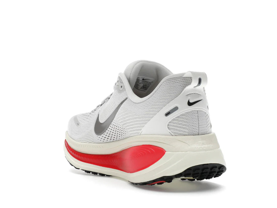 Nike Vomero 18 Platinum Tint Siren Red Light Smoke Gray Metallic Pewter