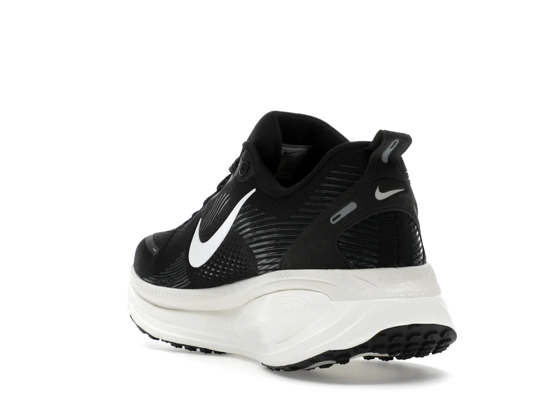 Nike Vomero 18 Schwarz, Kokosmilch, Hellgrau, Weiß