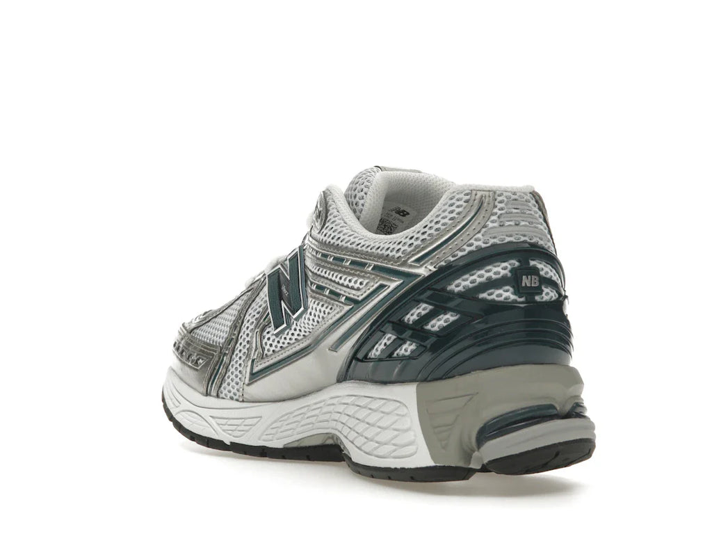 New Balance 1906R Silber Metallic Tiefsee