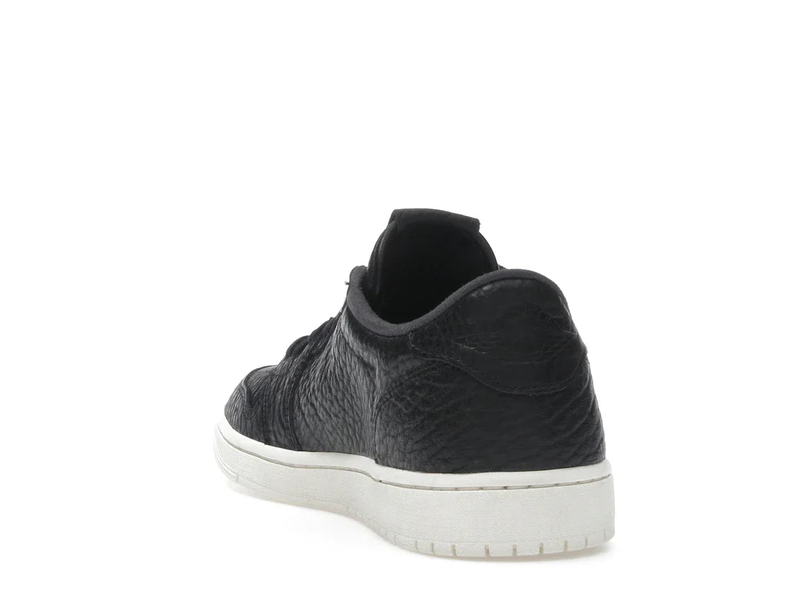 Jordan 1 Retro Low Swooshless Schwarz (2025)