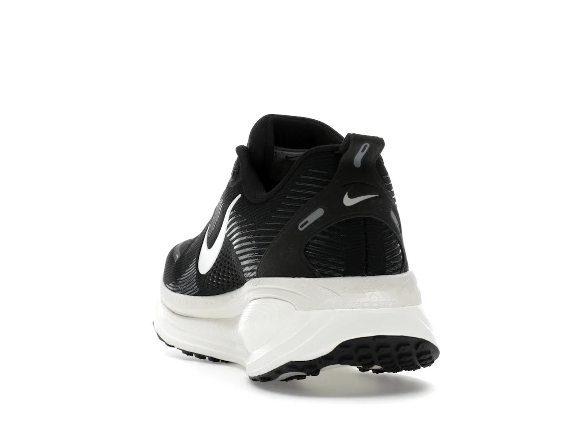 Nike Vomero 18 Schwarz, Kokosmilch, Hellgrau, Weiß