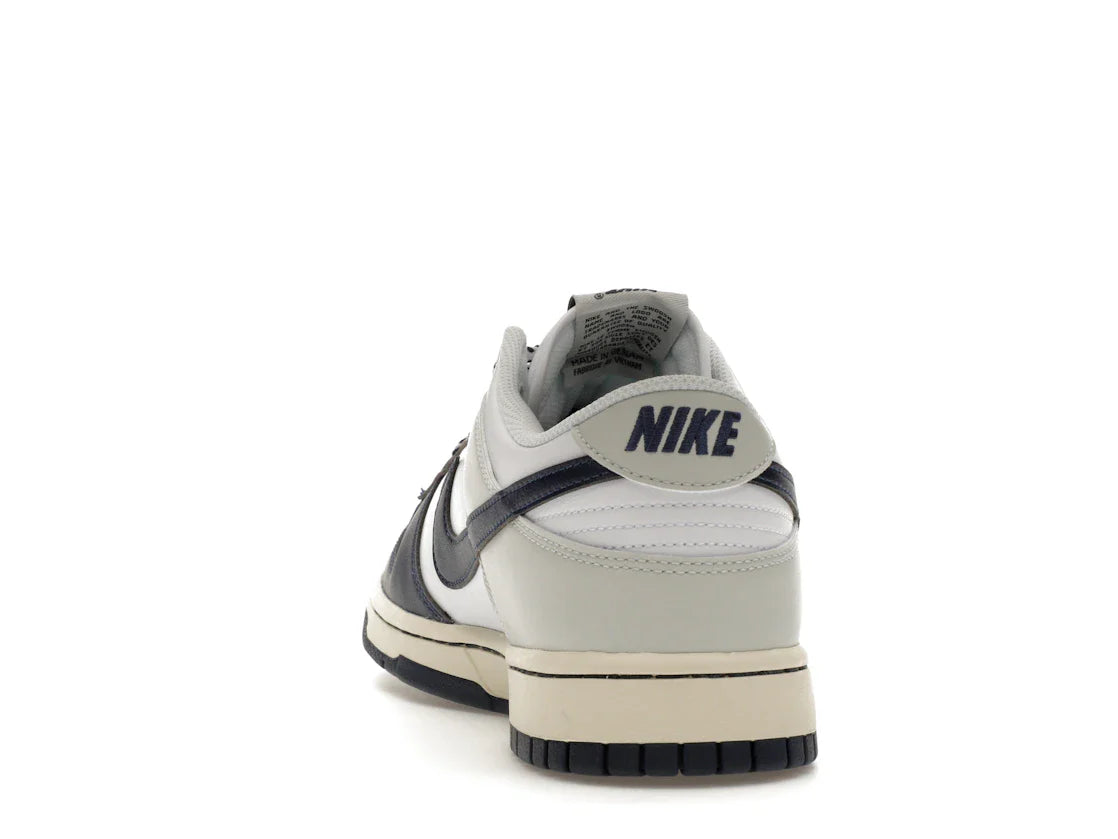 Nike Dunk Low New York Yankees