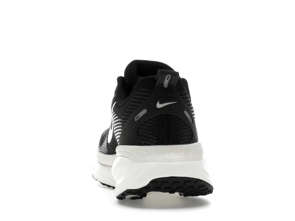 Nike Vomero 18 Schwarz, Kokosmilch, Hellgrau, Weiß