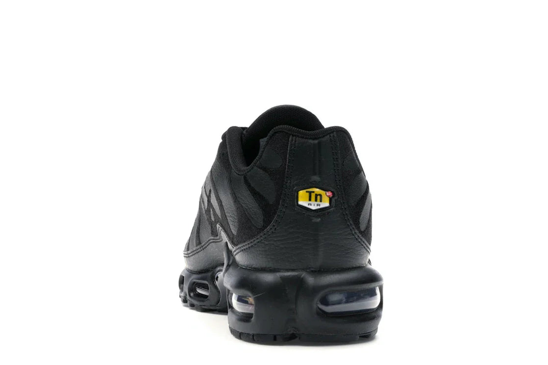 Nike Air Max Plus Triple Black Leather