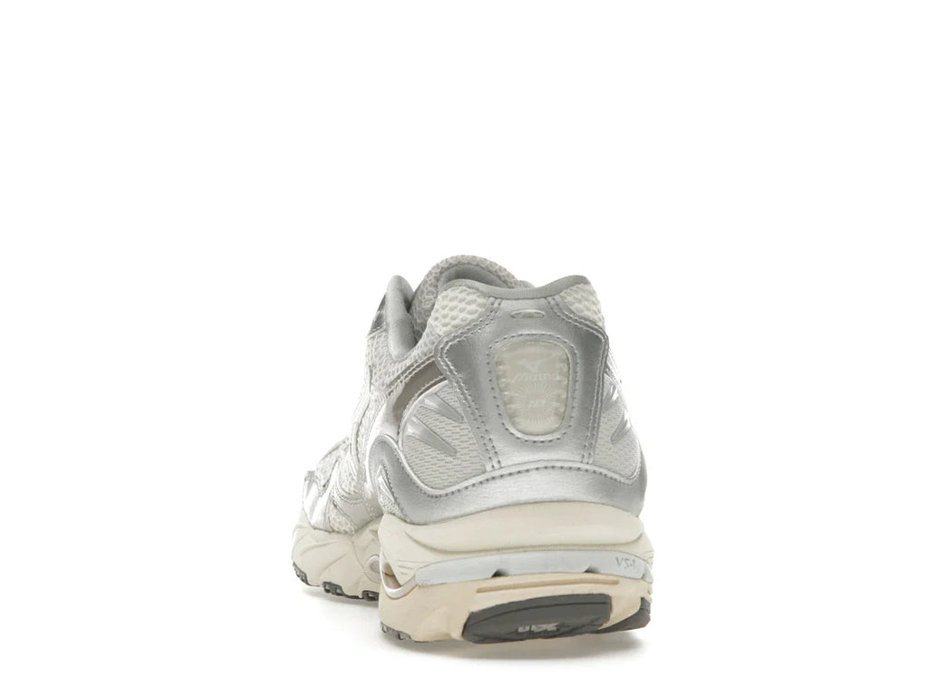 Mizuno Wave Rider 10 Metallic Schneeweiß