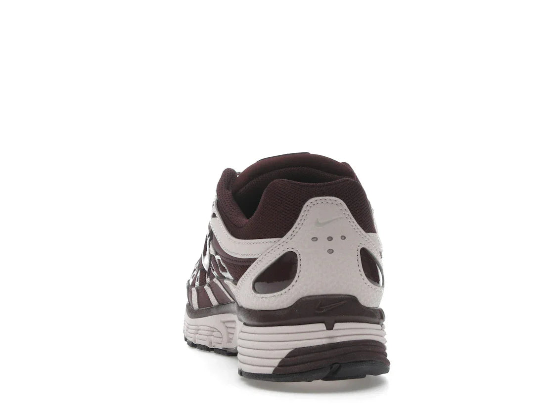 Nike P-6000 Silt Red Burgundy Crush (Damen)