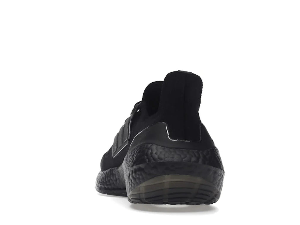 adidas Ultra Boost 22 Triple Black