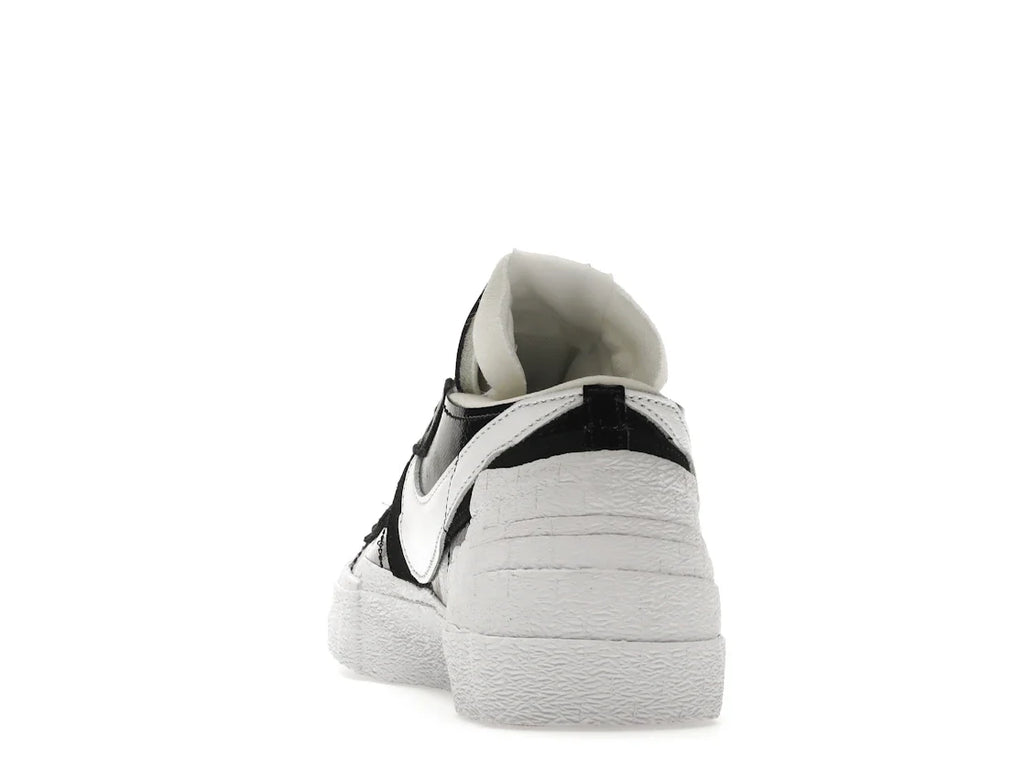 Nike Blazer Low Sacai Schwarzes Lackleder