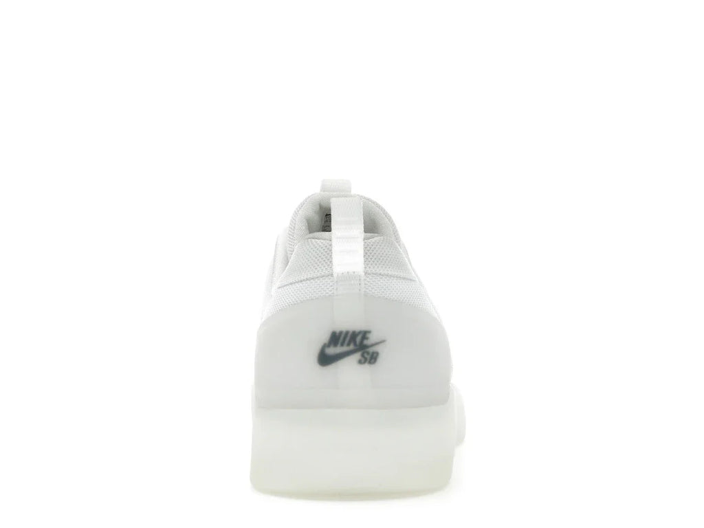 Nike SB Zoom Nyjah 4 Weiß Schwarz