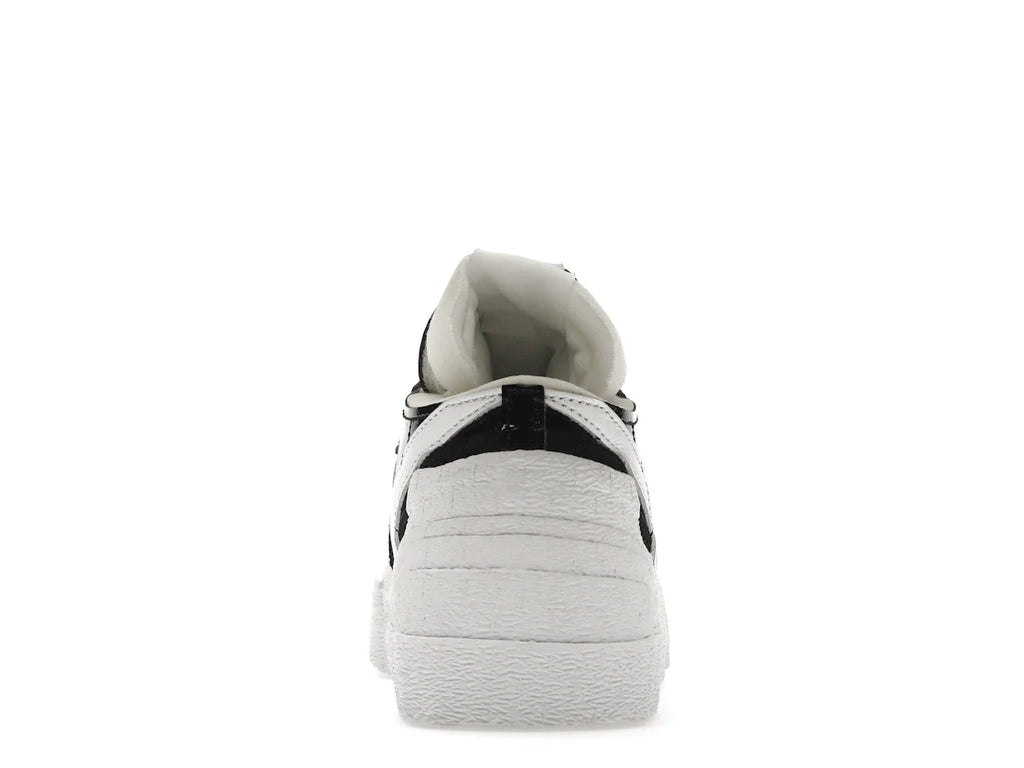 Nike Blazer Low Sacai Schwarzes Lackleder