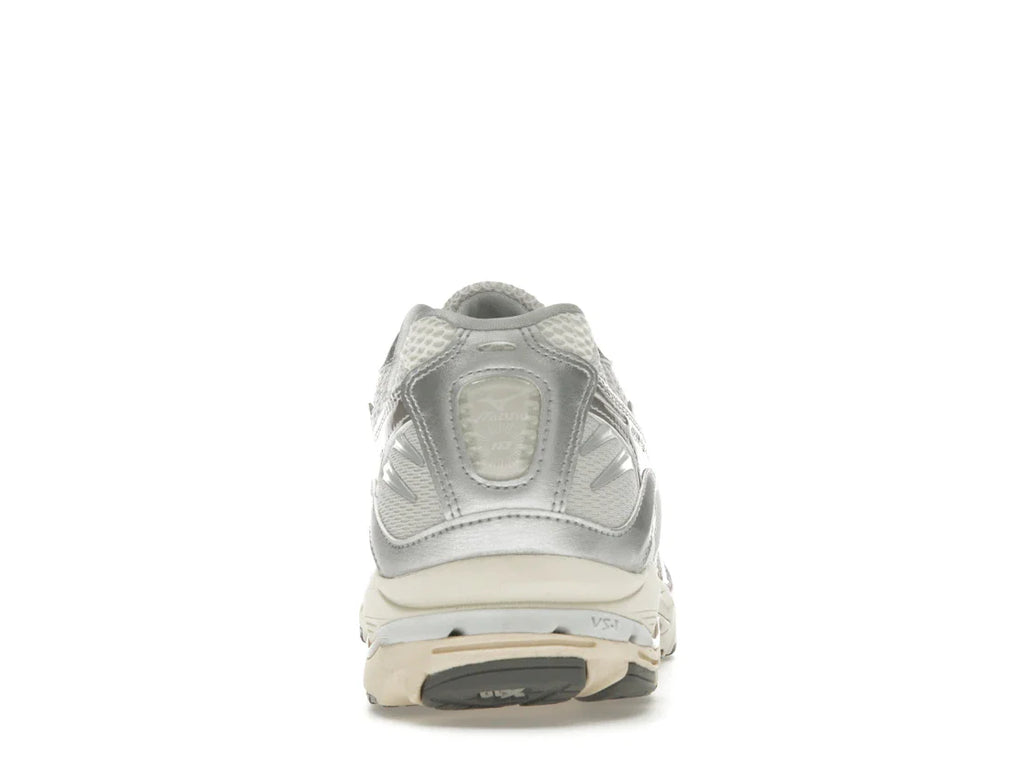 Mizuno Wave Rider 10 Metallic Schneeweiß