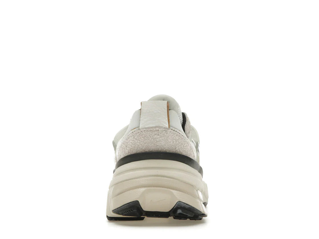 Nike V2K Run Summit White Light Orewood Brown (Damen)