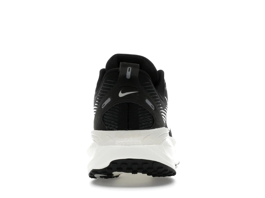 Nike Vomero 18 Schwarz, Kokosmilch, Hellgrau, Weiß