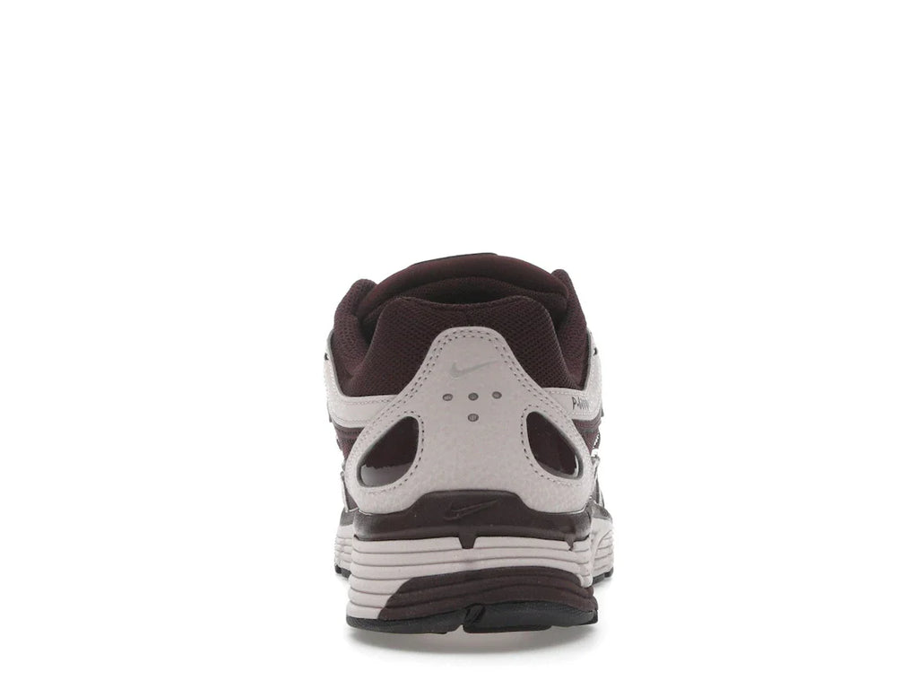 Nike P-6000 Silt Red Burgundy Crush (Damen)
